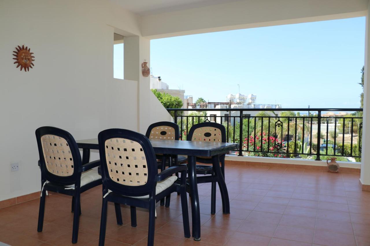 Sunset Apartment With Pool & 10 Mins To Venus Beach Paphos 外观 照片